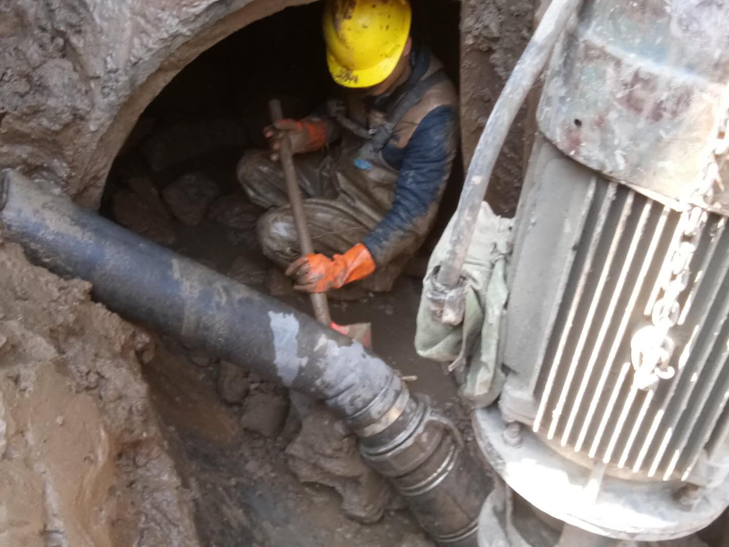 和舍镇管道清淤