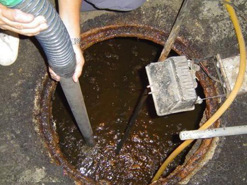 和舍镇隔油池清理